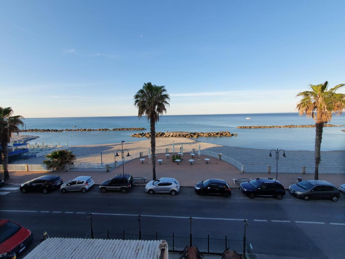 La Casa Di Marco Daire Ventimiglia Dış mekan fotoğraf